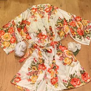 Cute Bridal robe! White and floral